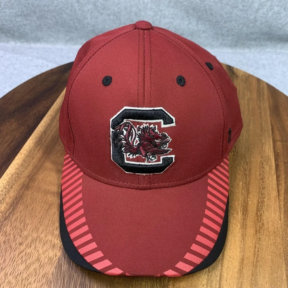 USC Gamecocks‎ Hat Cap Fitted Mens L-XL Garnet Black NCAA College Embriodered